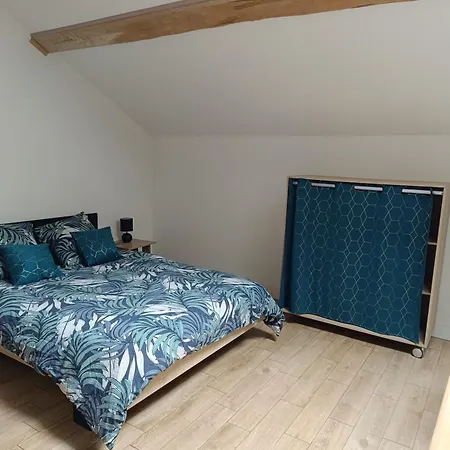 Sur La Viarhona Apartment *